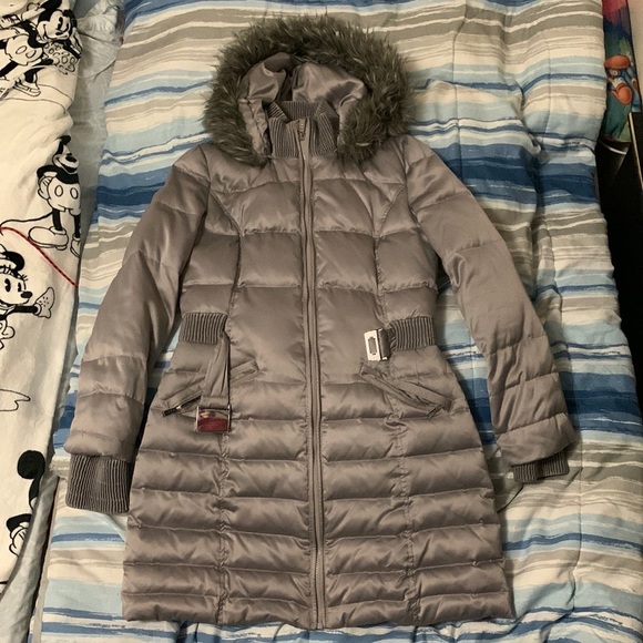 Winter Jacket. Used but not abuse. 9/10 condition - Picture 1 of 2